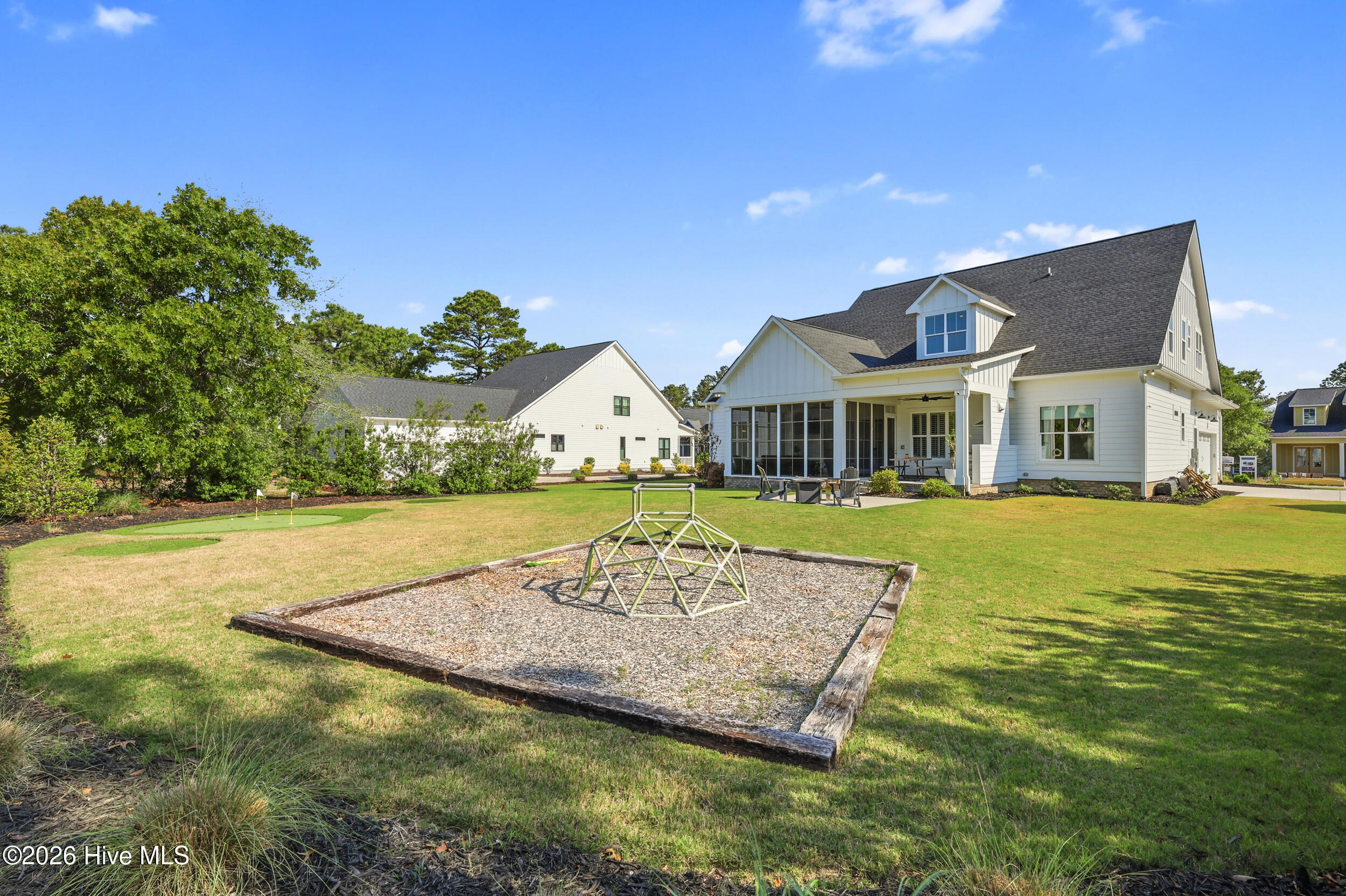 3829 Bay Colony Road NE