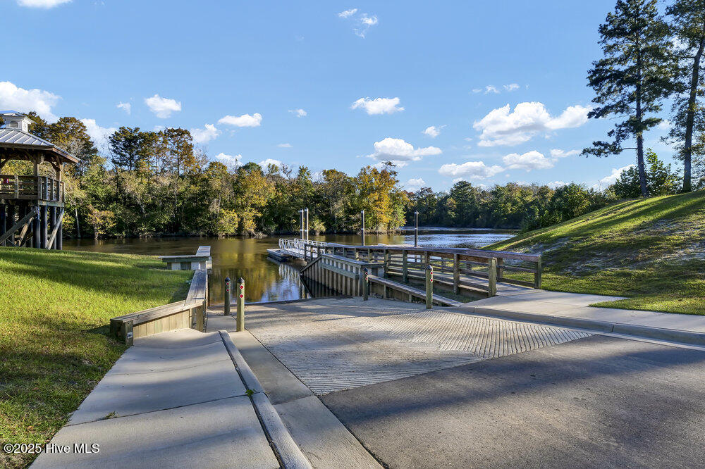 3829 Bay Colony Road NE