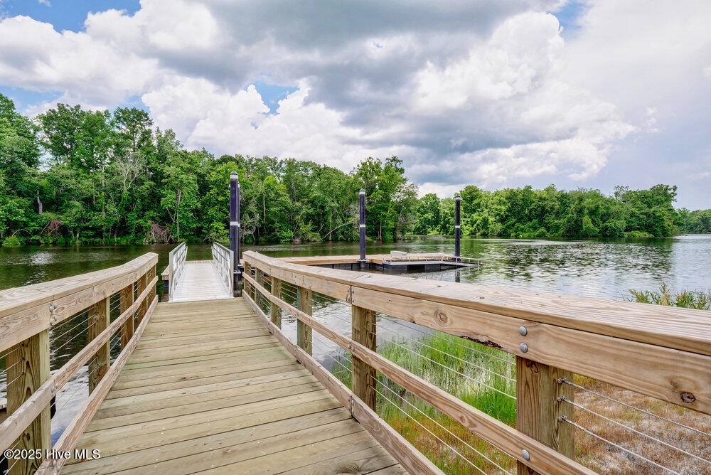 3829 Bay Colony Road NE