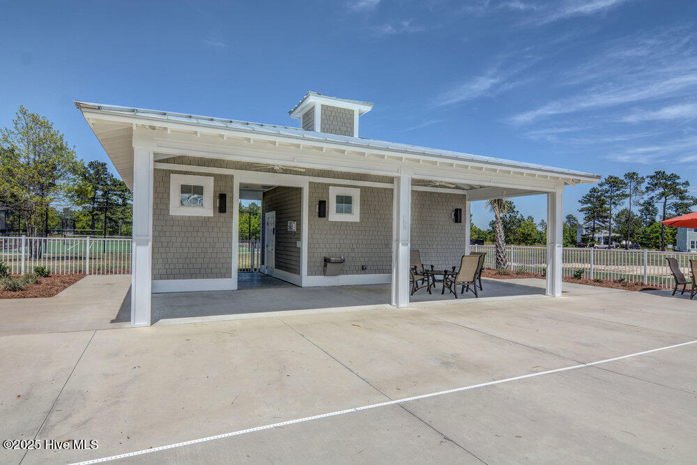 3829 Bay Colony Road NE