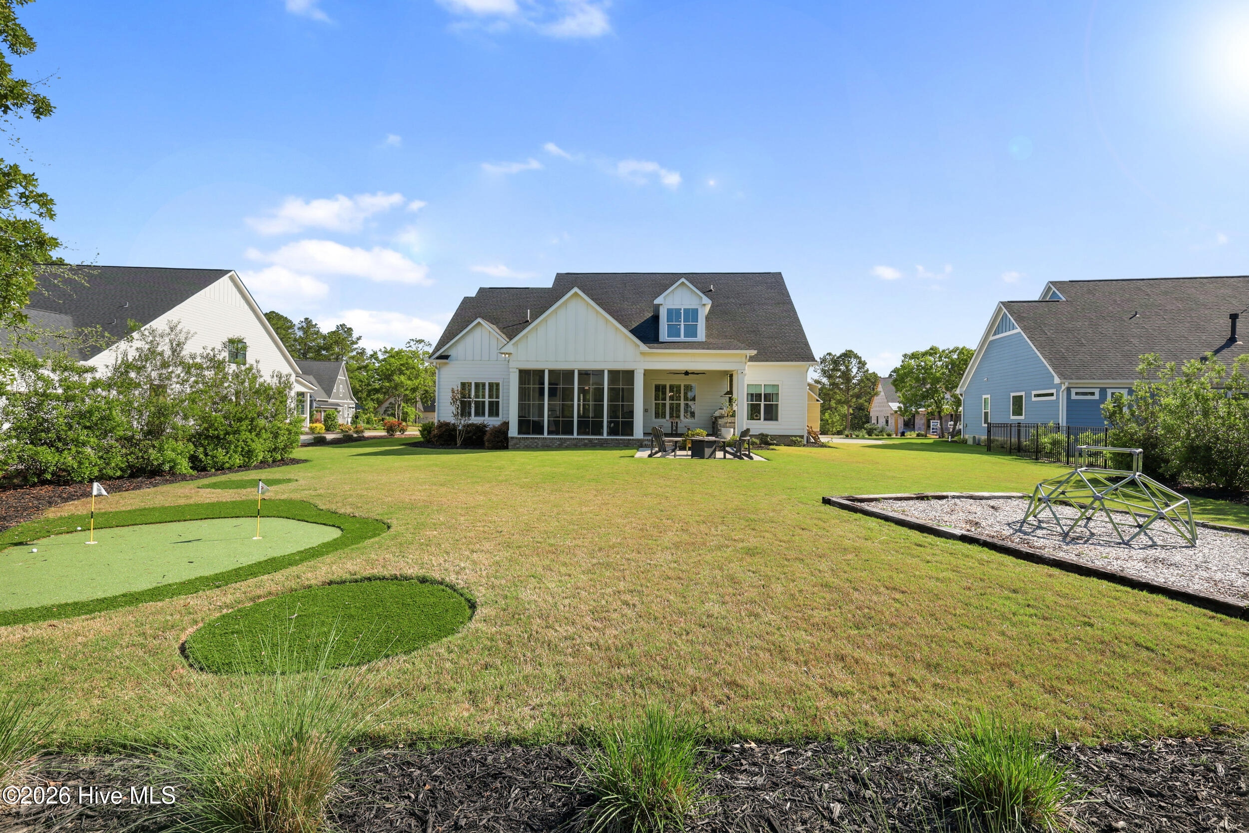 3829 Bay Colony Road NE