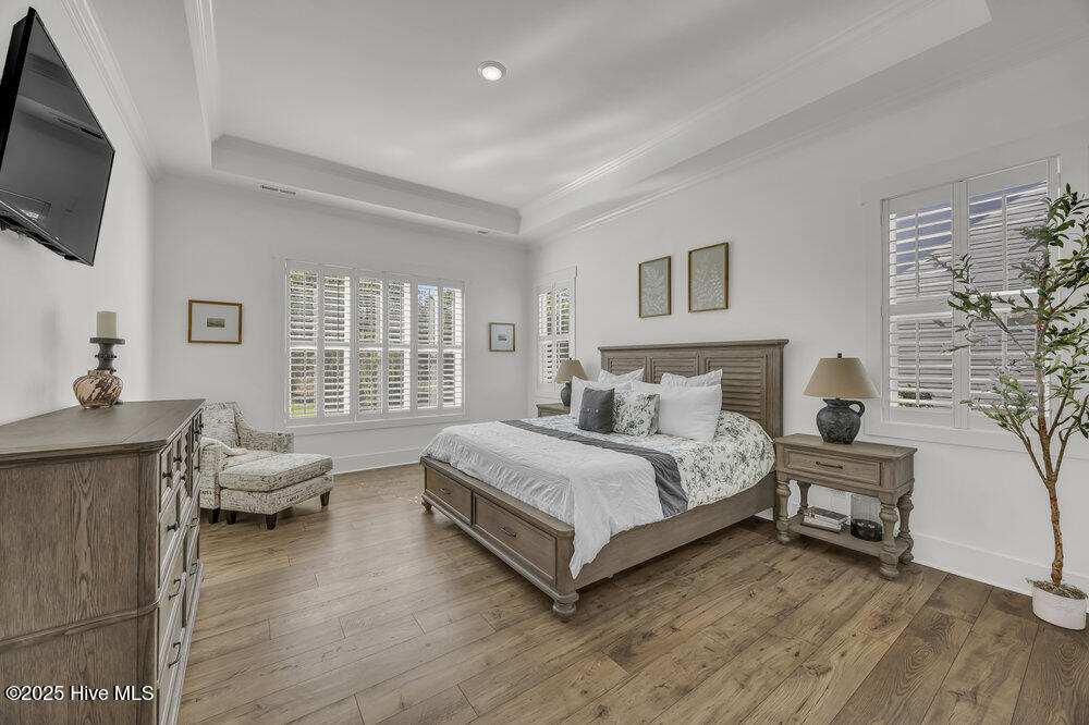 3829 Bay Colony Road NE