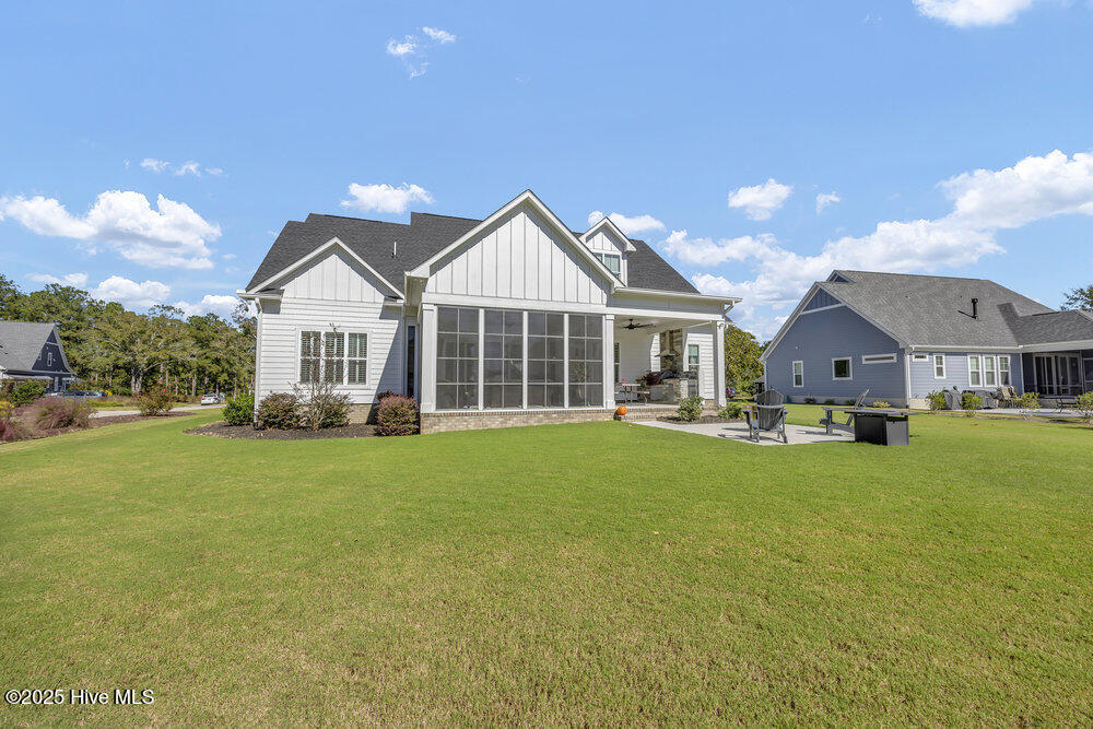 3829 Bay Colony Road NE