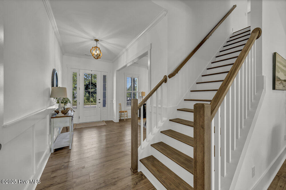 3829 Bay Colony Road NE