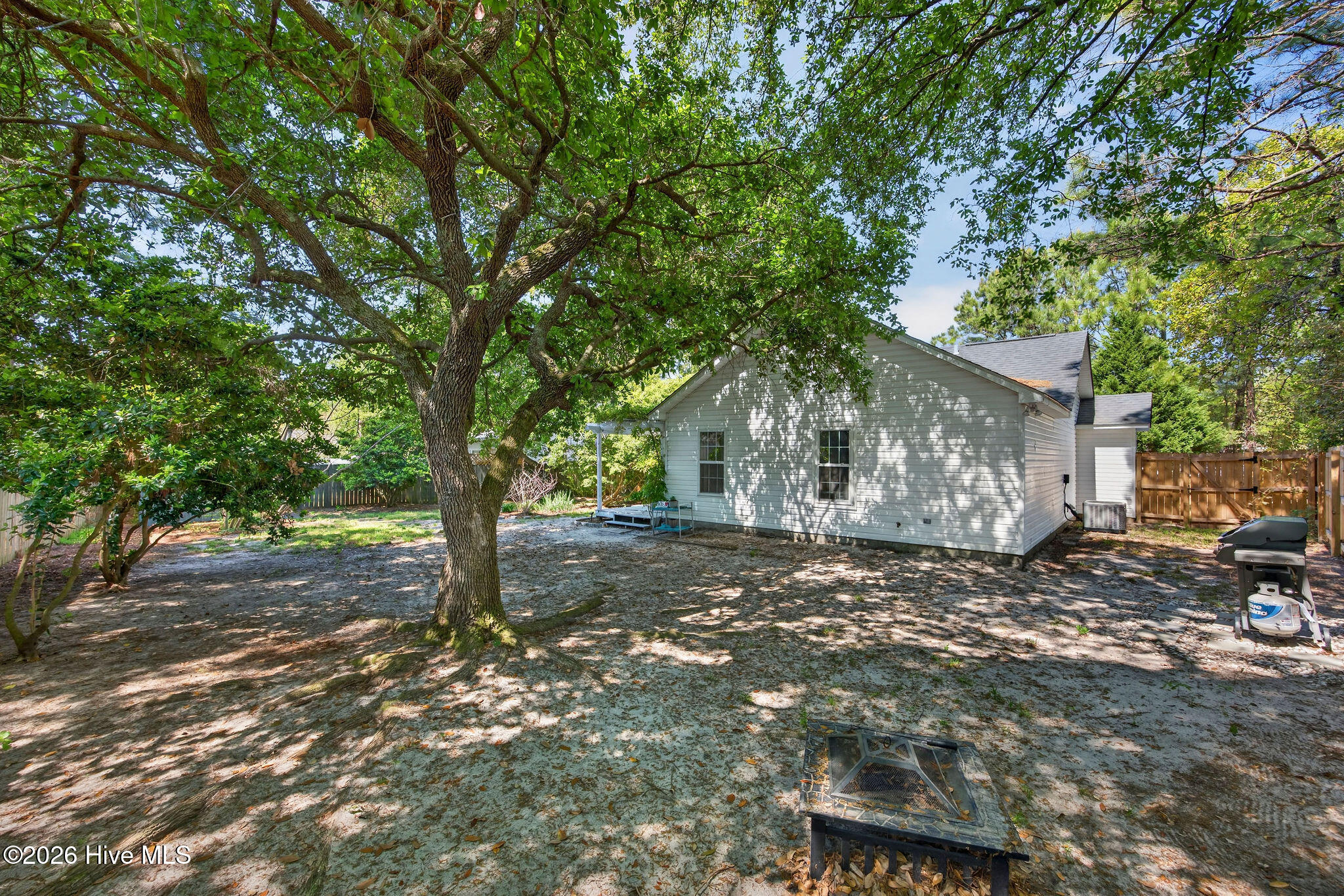 315 Tangle Oaks Court SE