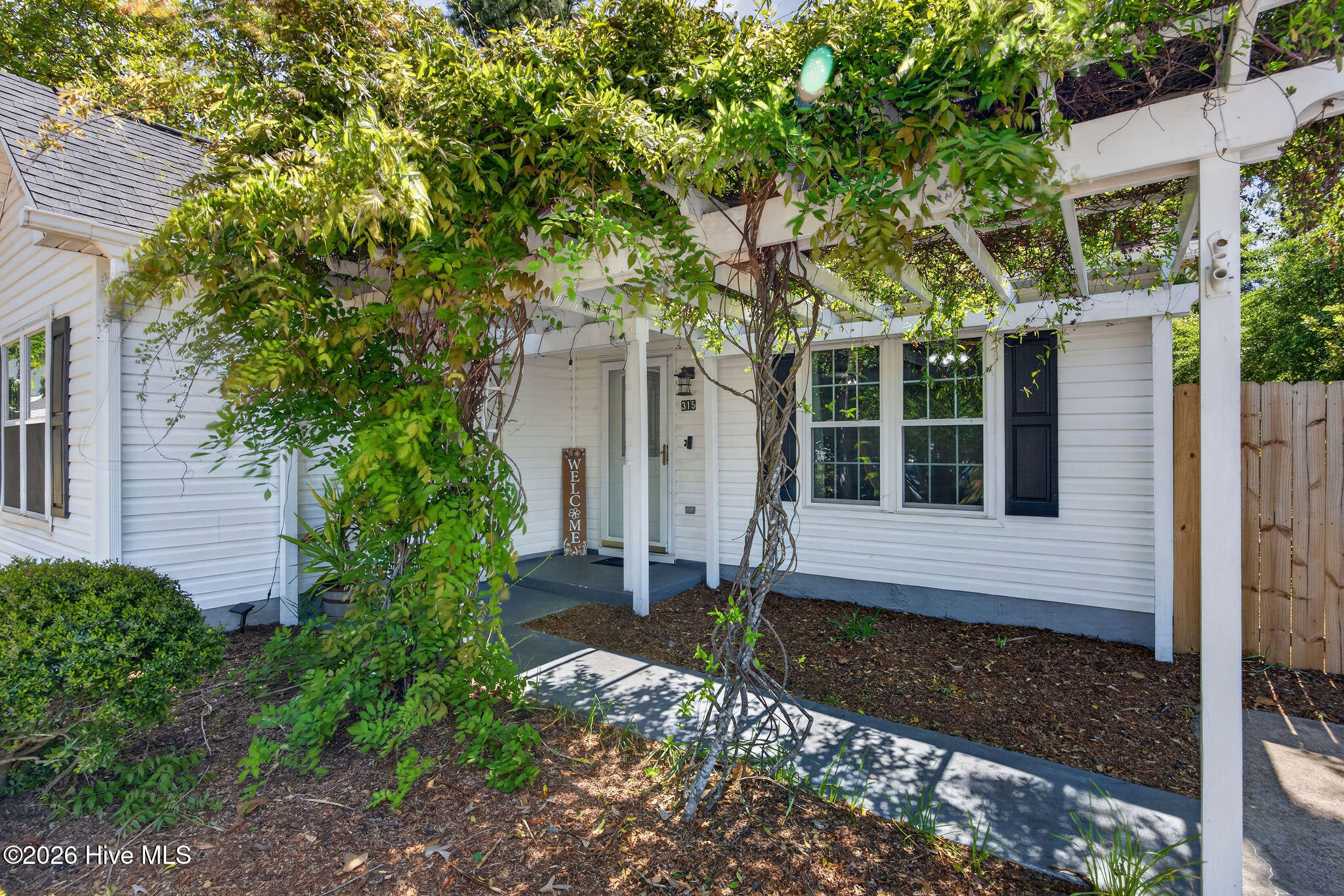 315 Tangle Oaks Court SE