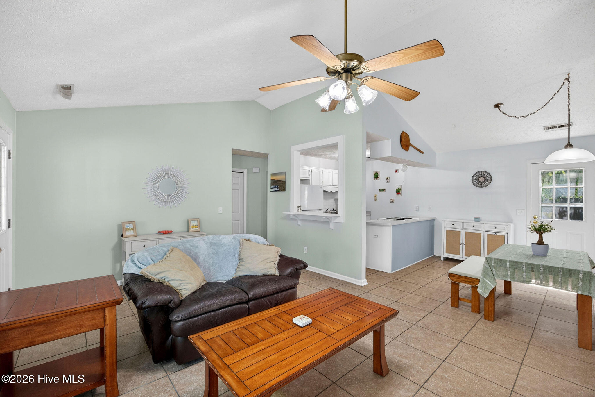 315 Tangle Oaks Court SE