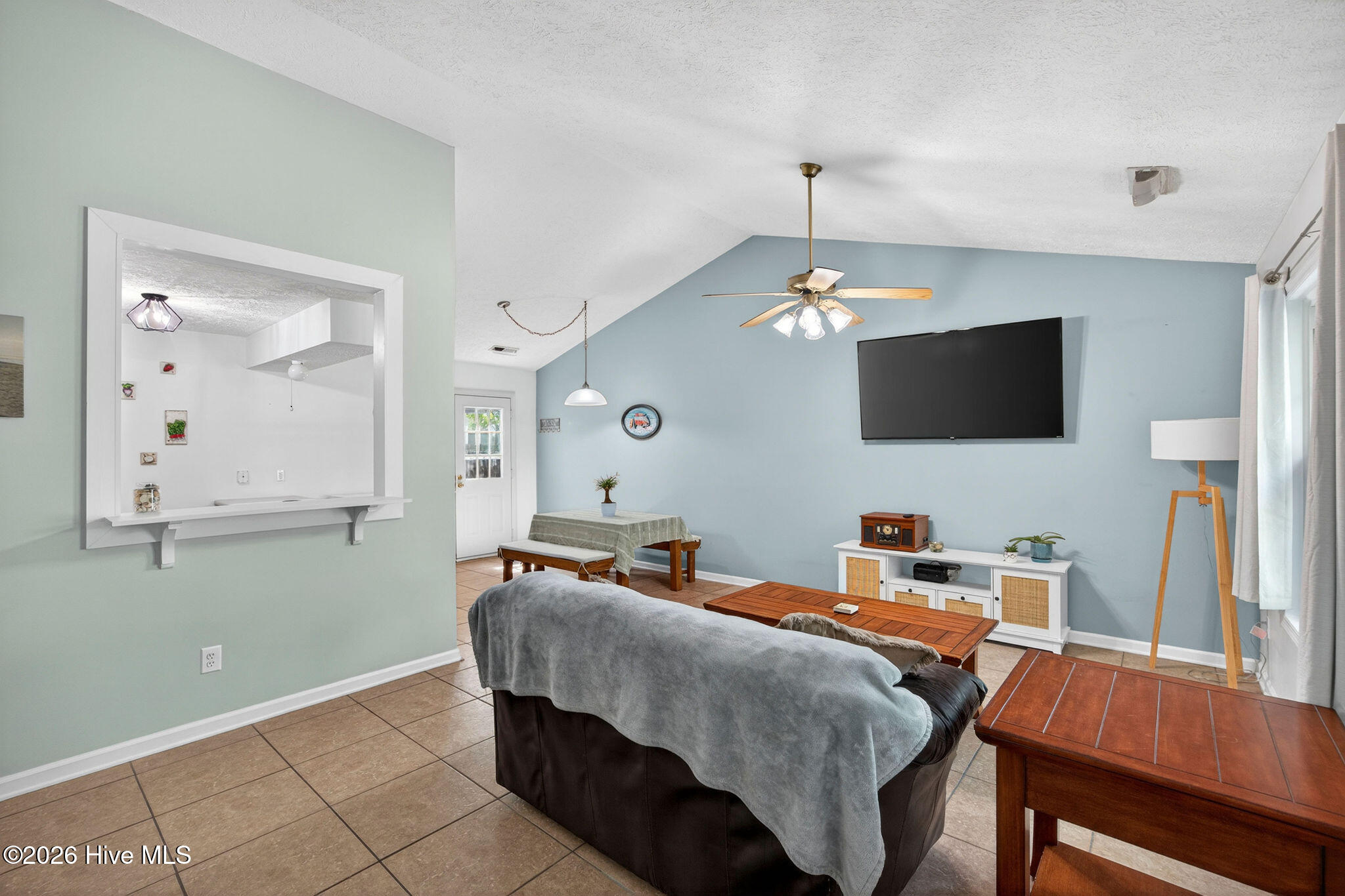 315 Tangle Oaks Court SE