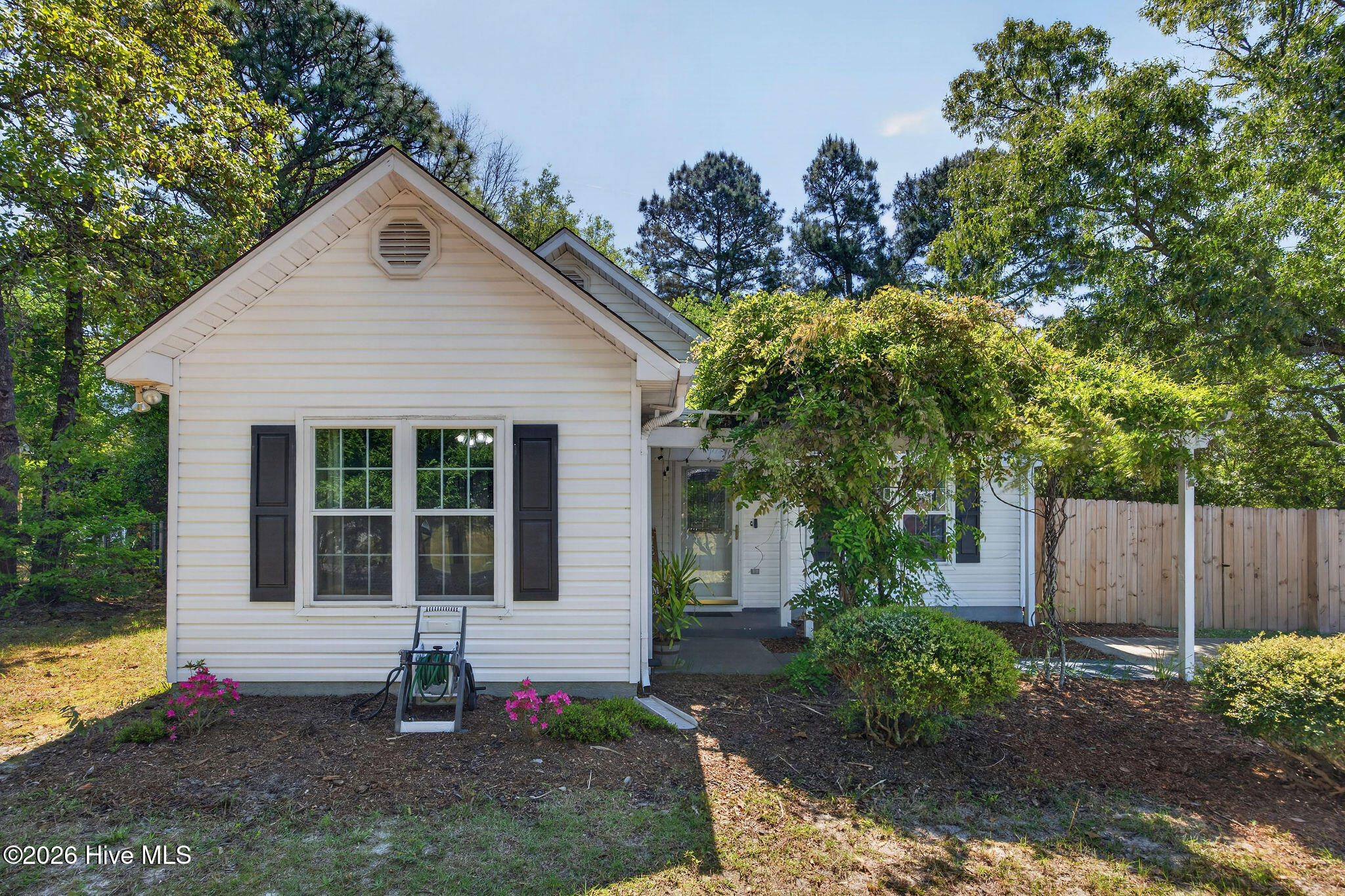 315 Tangle Oaks Court SE
