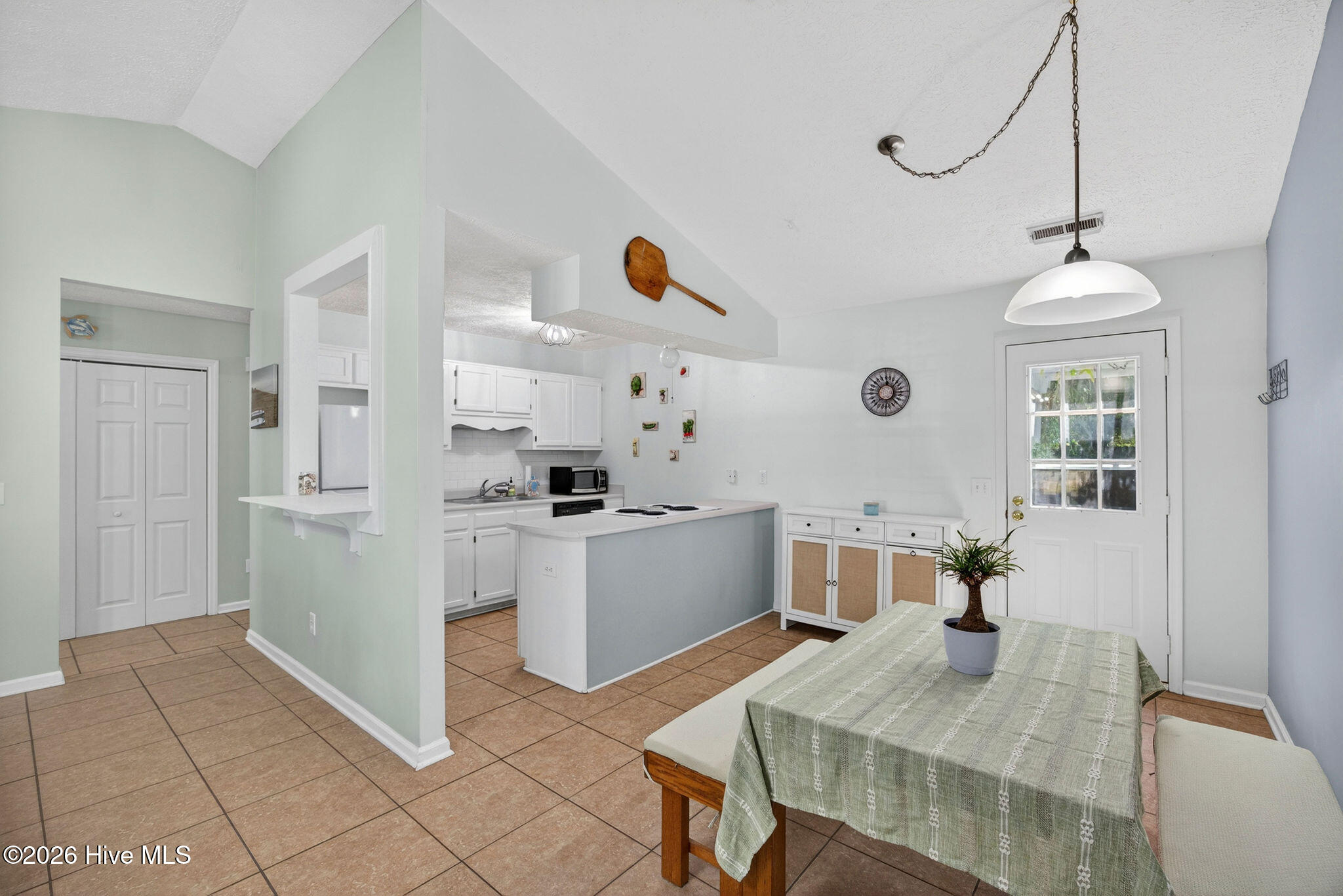 315 Tangle Oaks Court SE