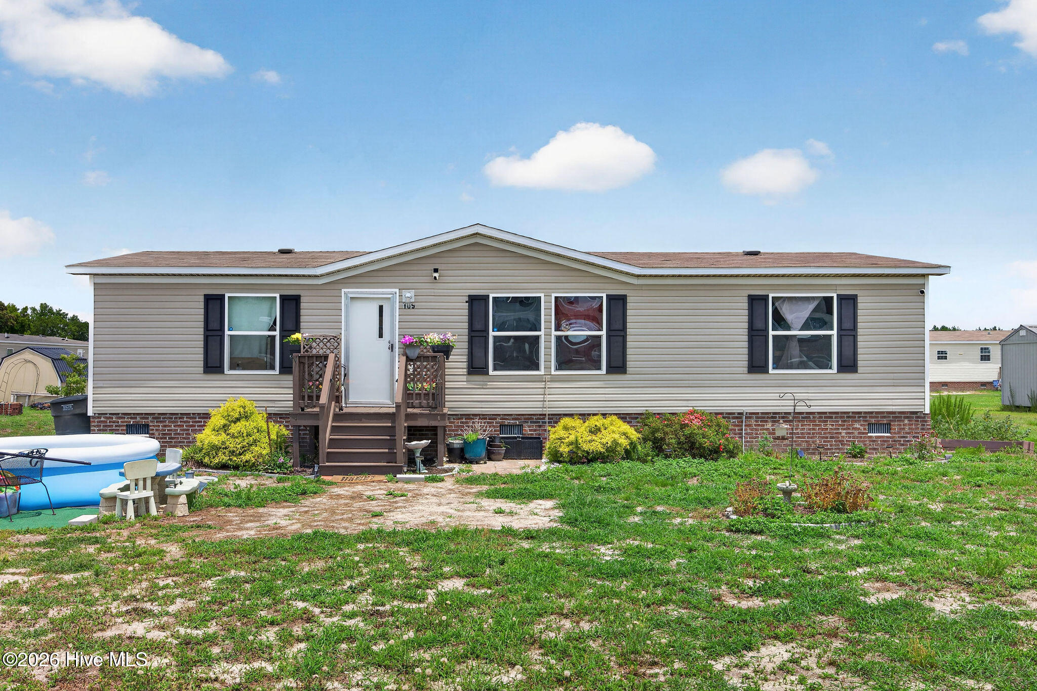 109 Dogwood Circle