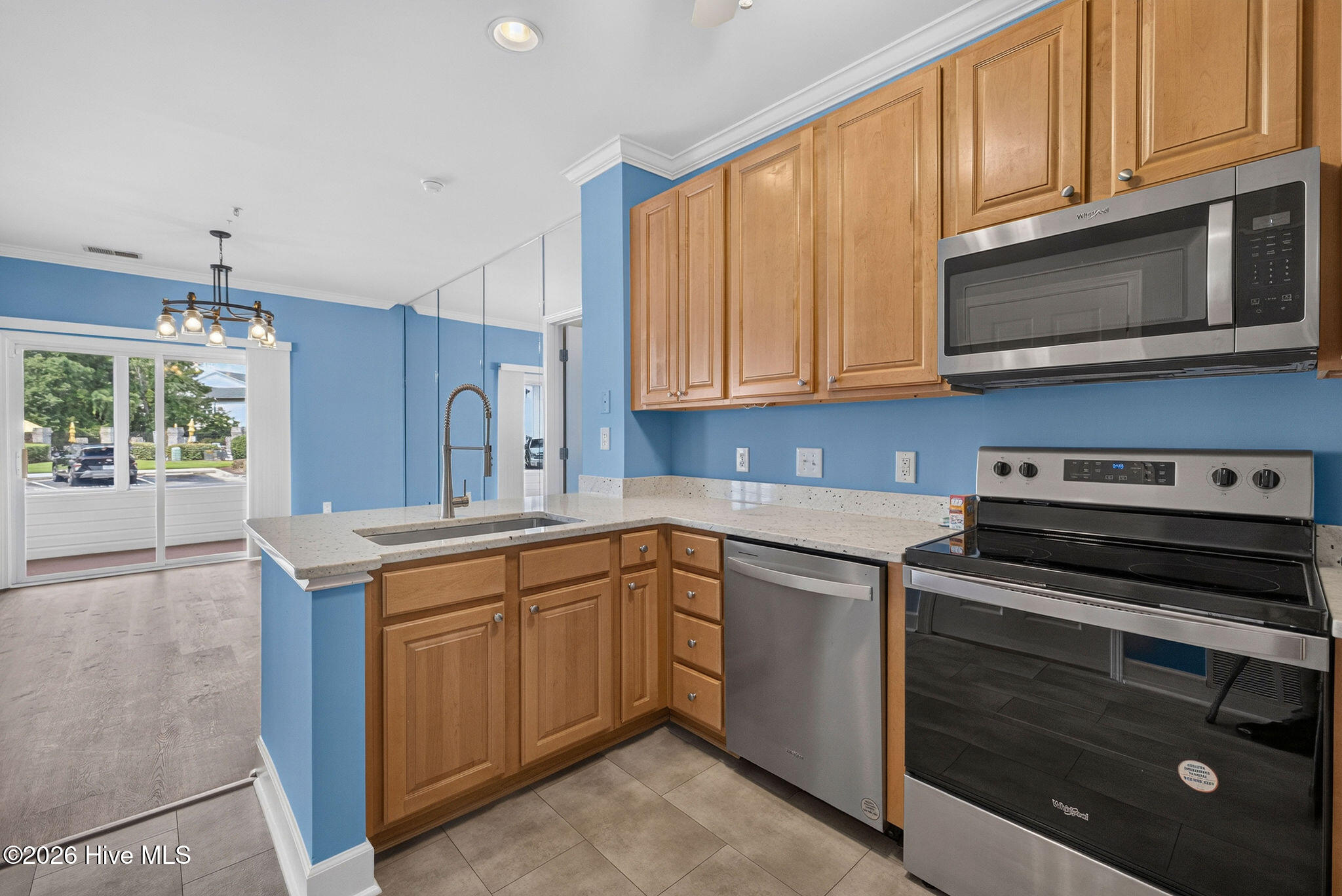 3901 Botsford Court Unit 101