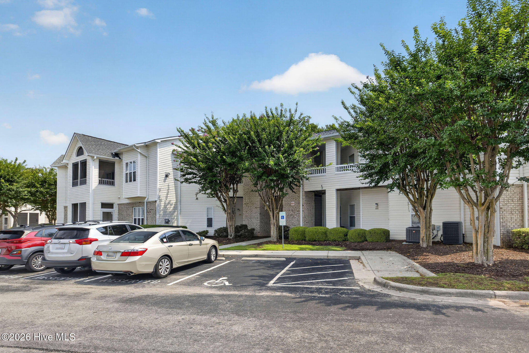 3901 Botsford Court Unit 101