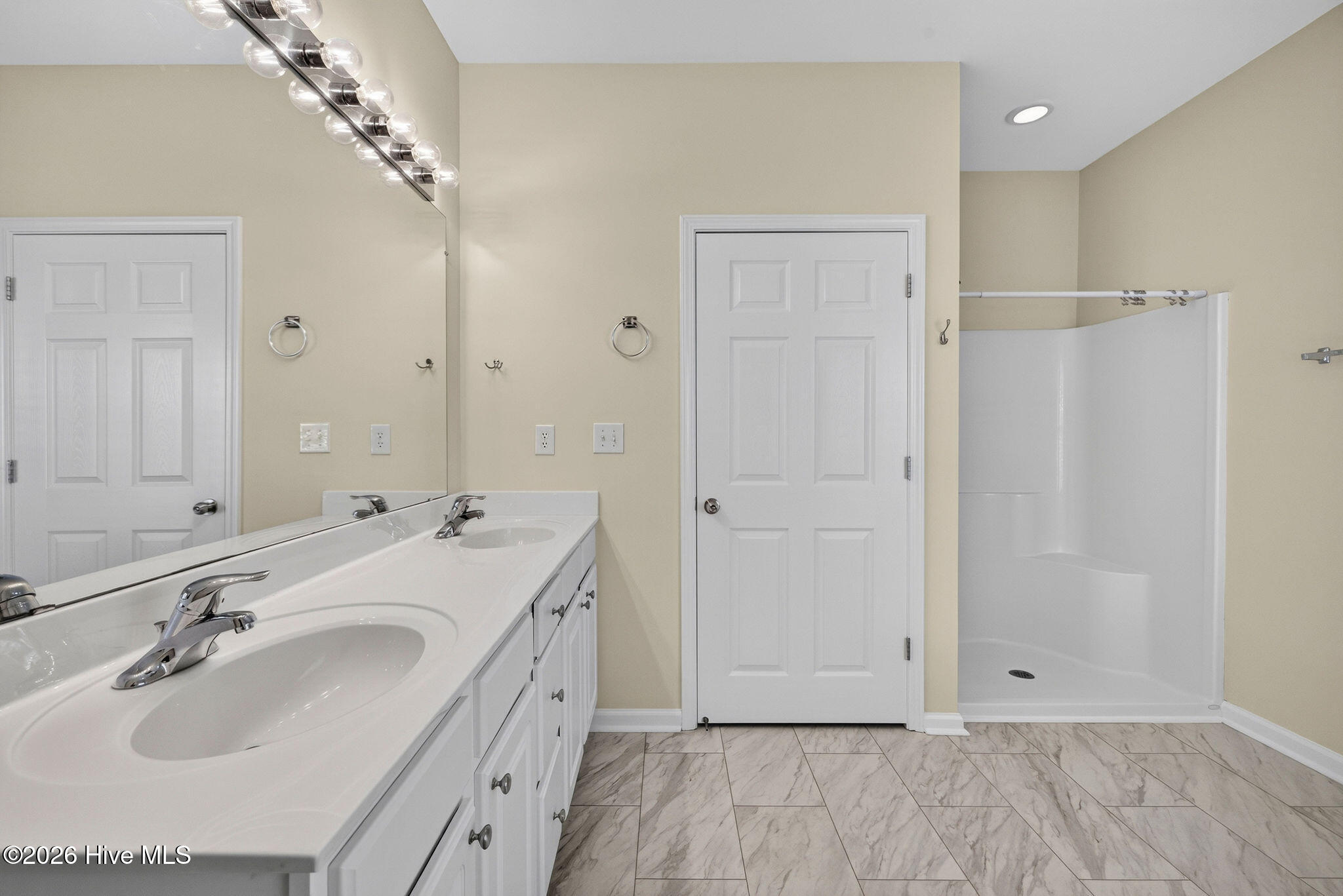 3901 Botsford Court Unit 101