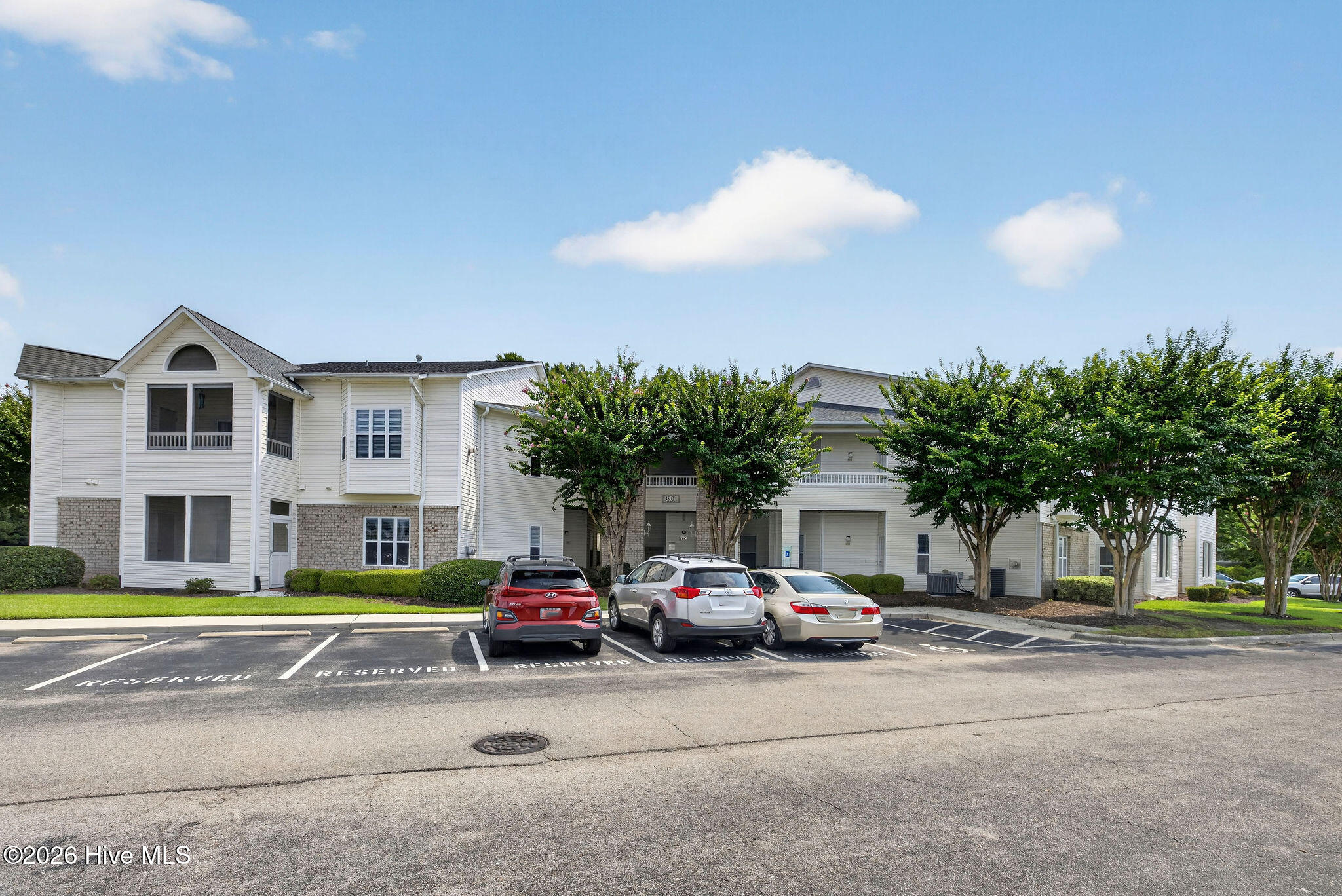 3901 Botsford Court Unit 101