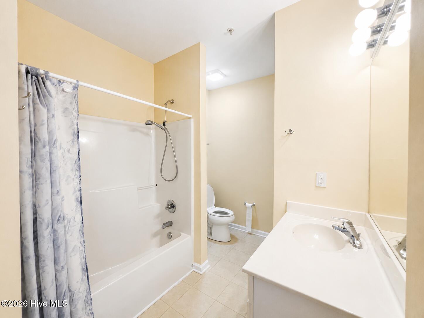 3901 Botsford Court Unit 101