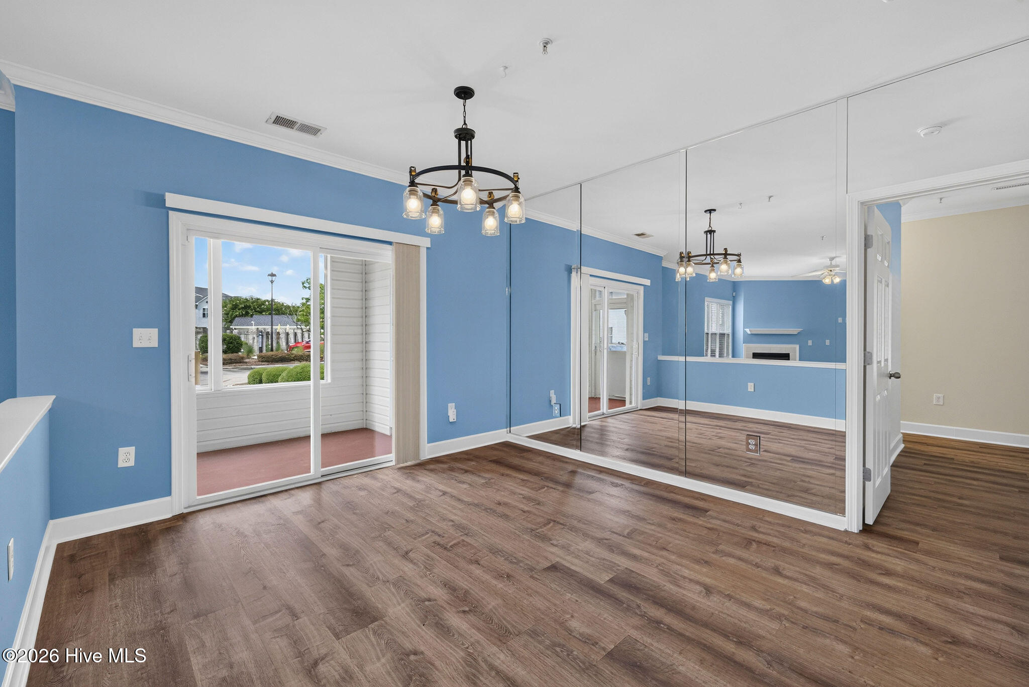 3901 Botsford Court Unit 101