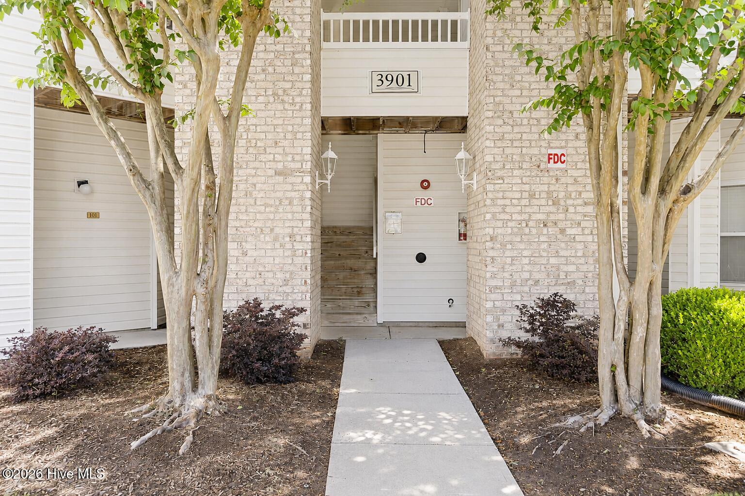 3901 Botsford Court Unit 101