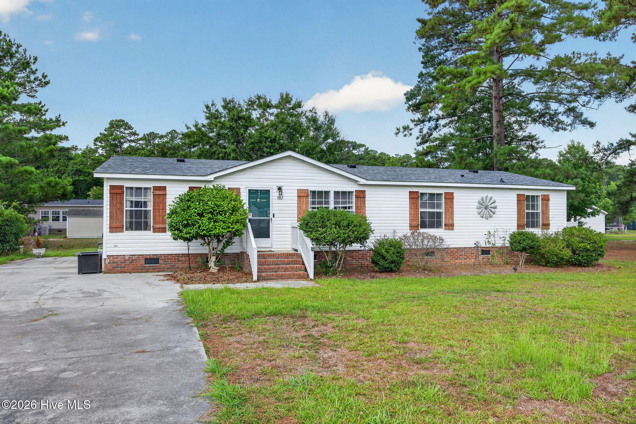 982 Waterview Lane SW