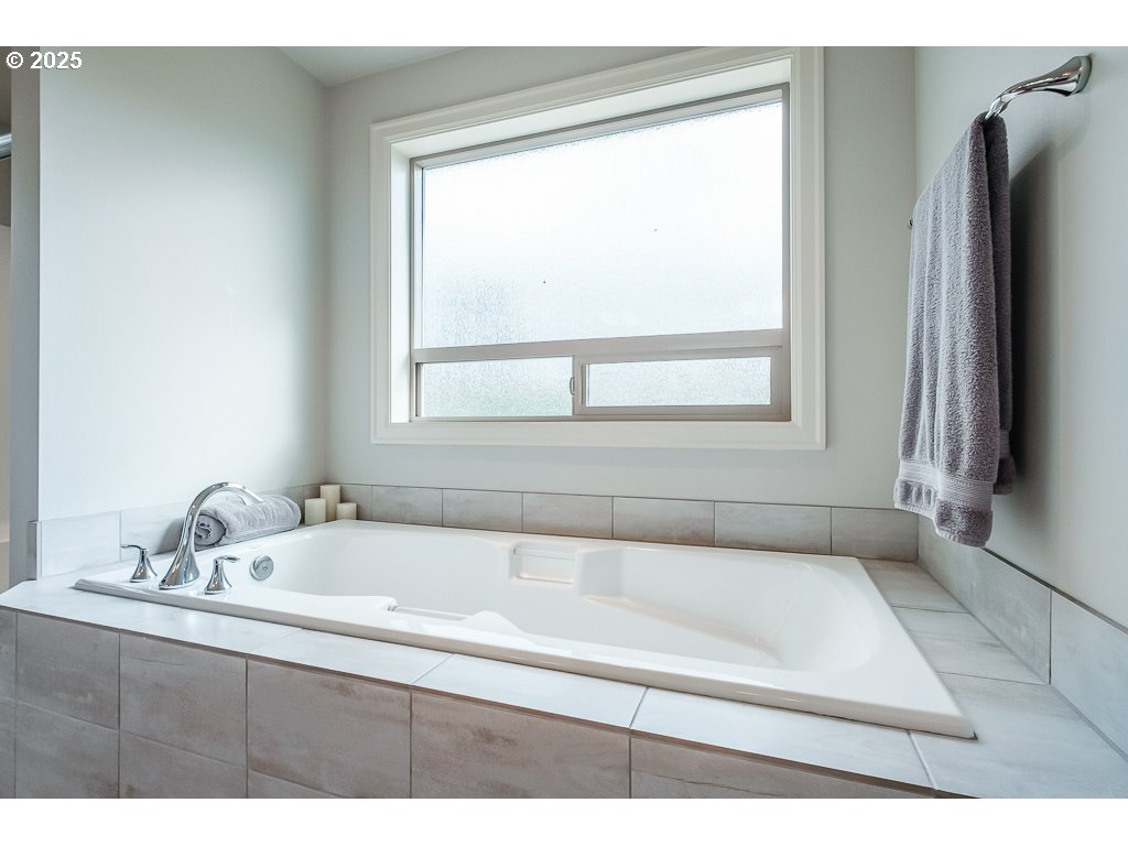 3321 SE SUMMERFIELD DR