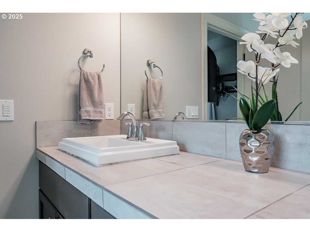 3321 SE SUMMERFIELD DR