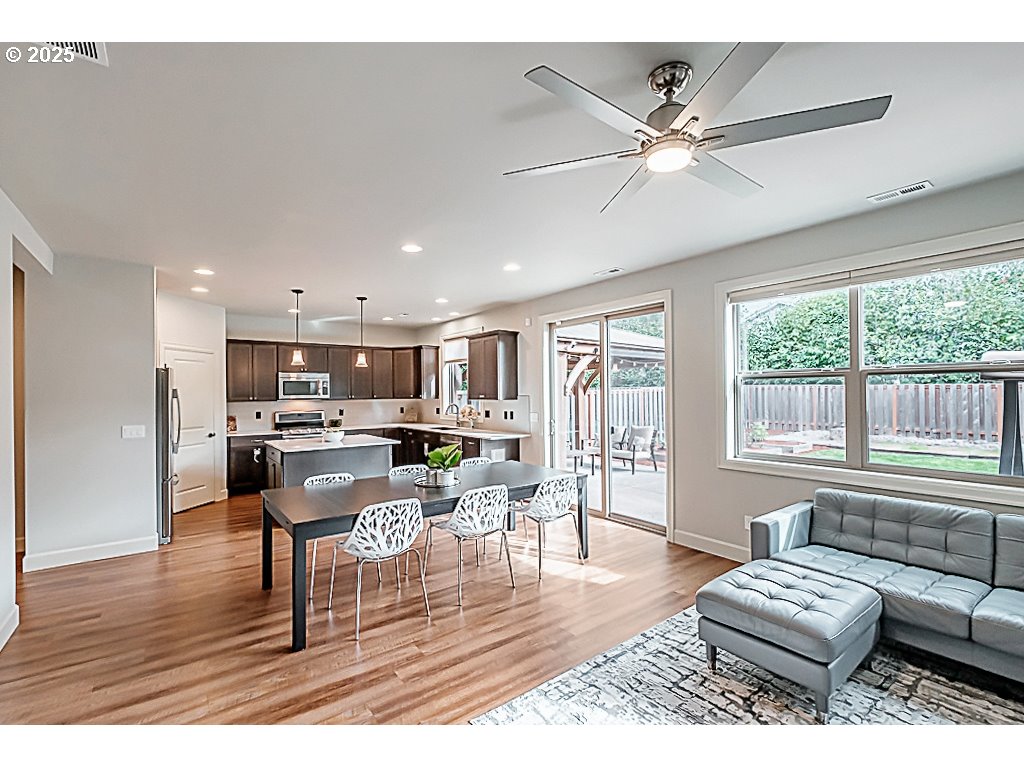 3321 SE SUMMERFIELD DR