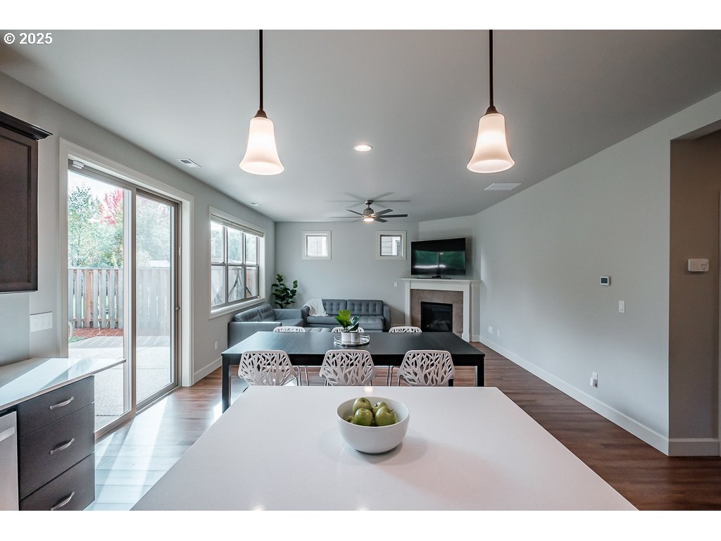 3321 SE SUMMERFIELD DR