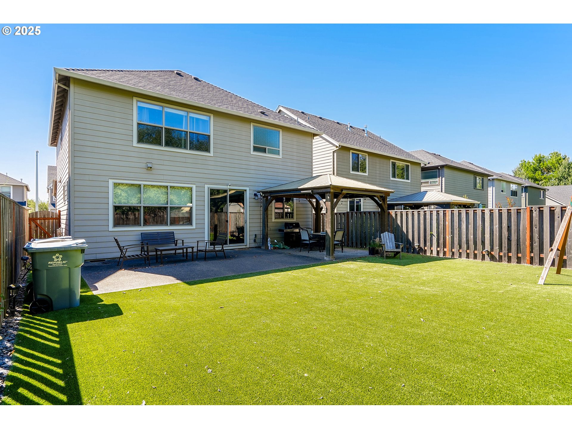 3321 SE SUMMERFIELD DR