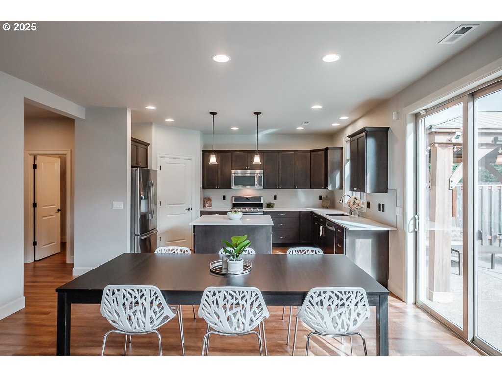 3321 SE SUMMERFIELD DR