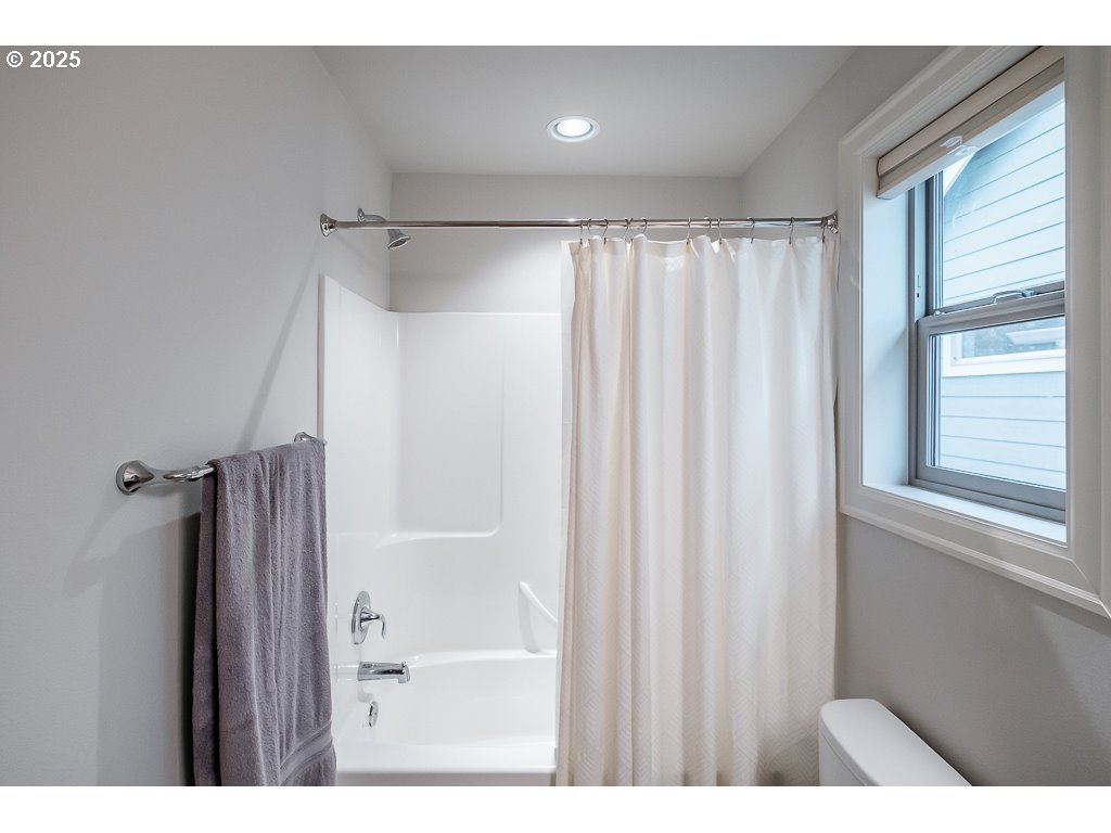 3321 SE SUMMERFIELD DR