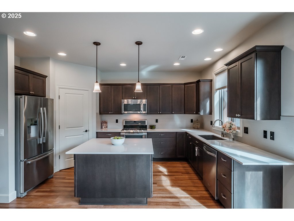 3321 SE SUMMERFIELD DR