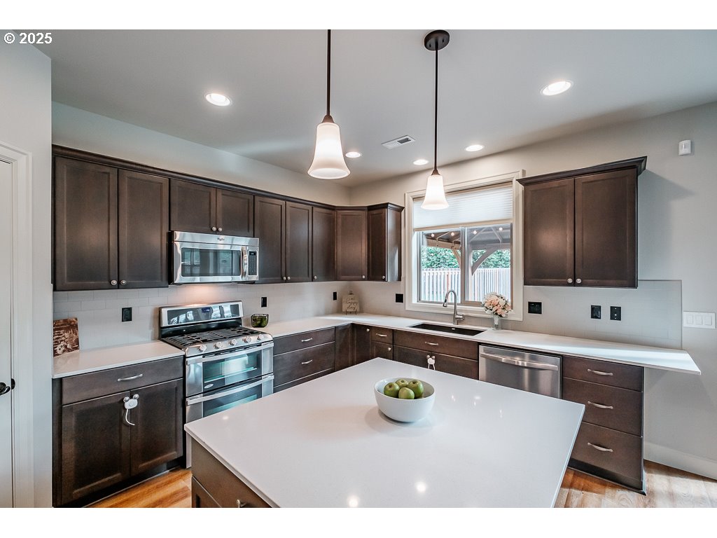 3321 SE SUMMERFIELD DR