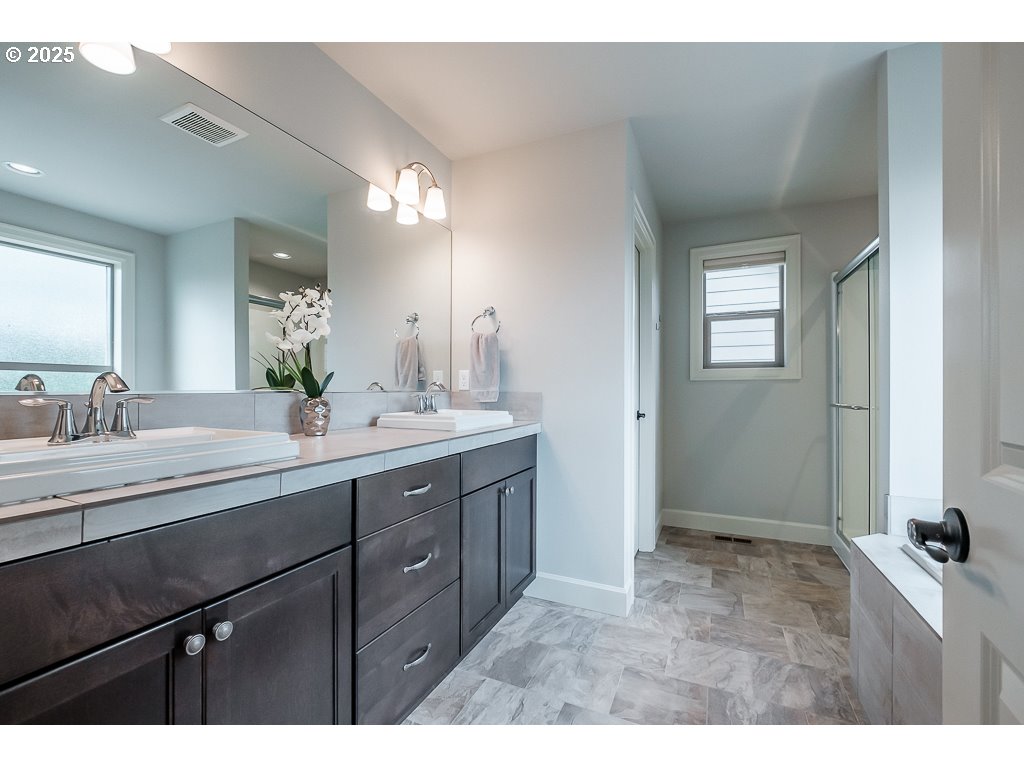 3321 SE SUMMERFIELD DR