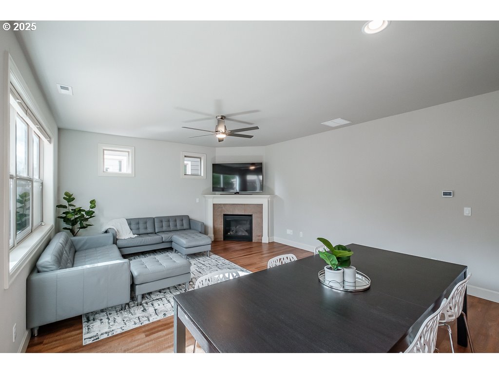 3321 SE SUMMERFIELD DR