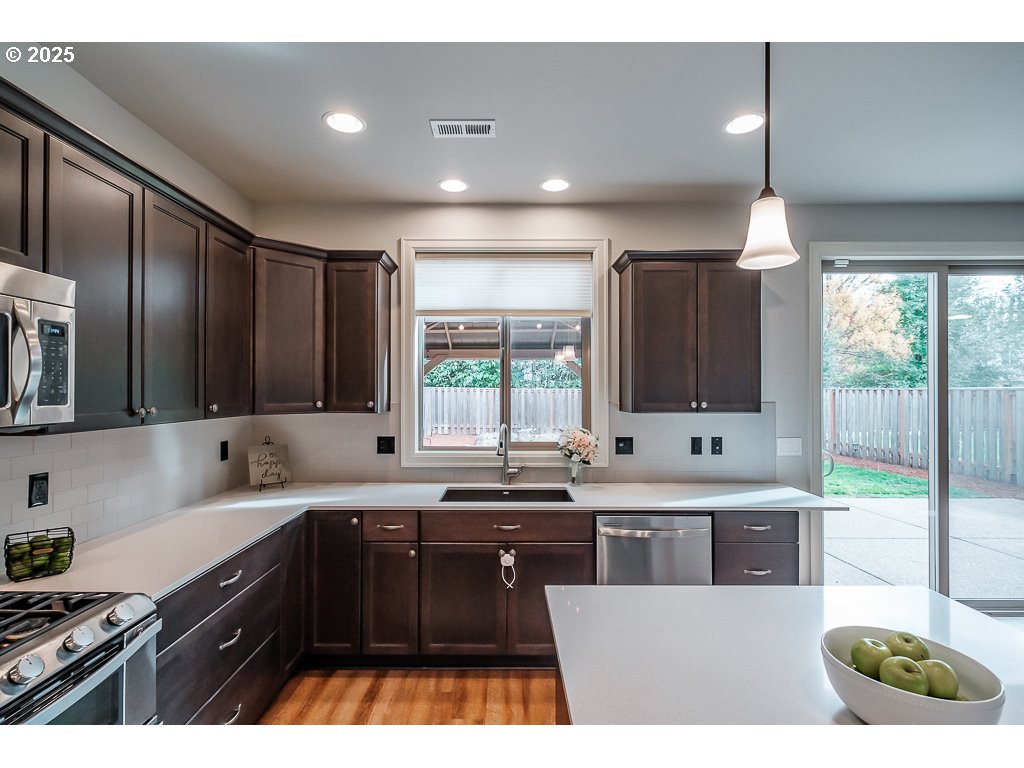 3321 SE SUMMERFIELD DR