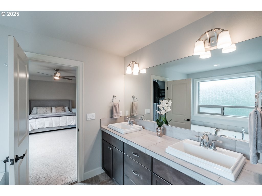 3321 SE SUMMERFIELD DR