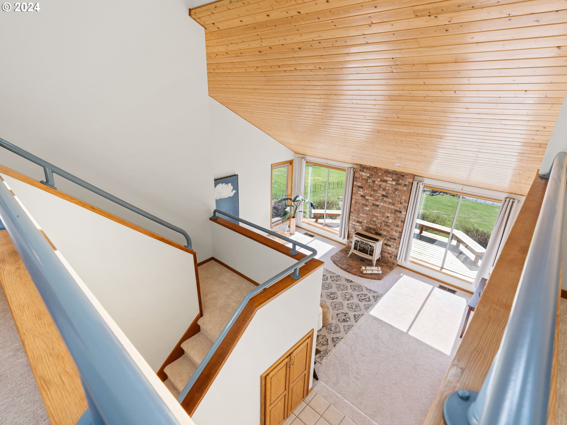 20160 NE INTERLACHEN LN