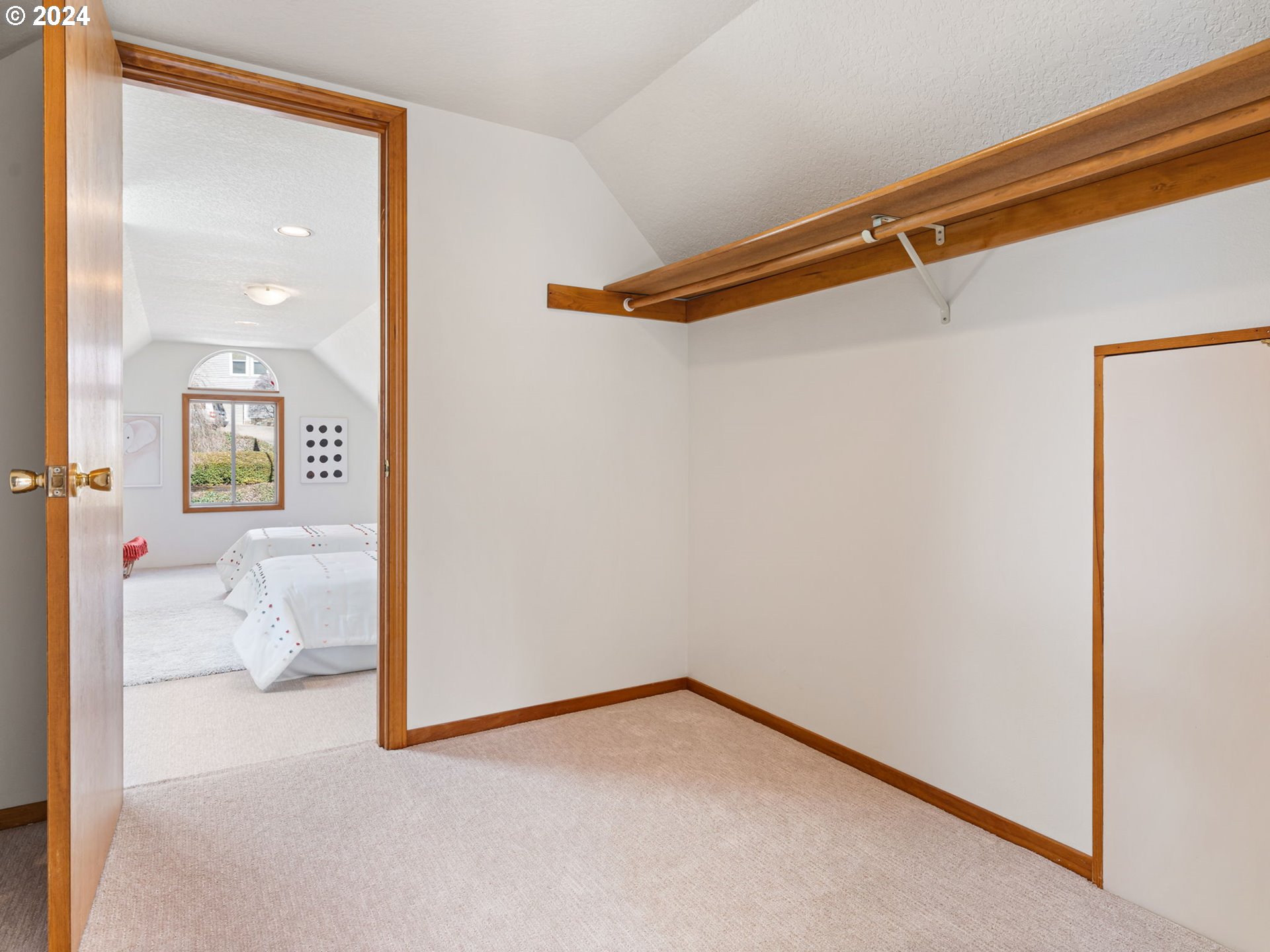 20160 NE INTERLACHEN LN