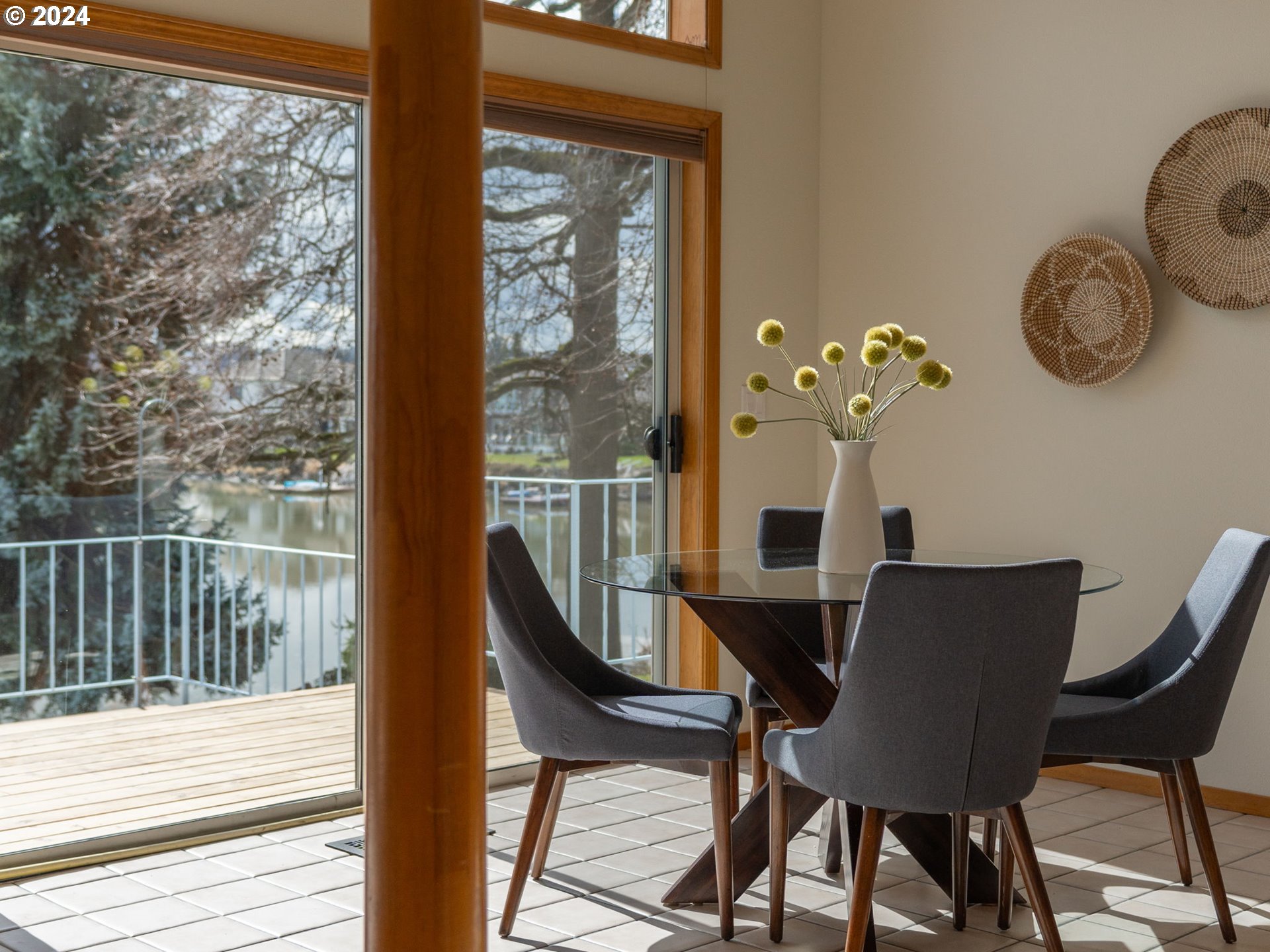 20160 NE INTERLACHEN LN