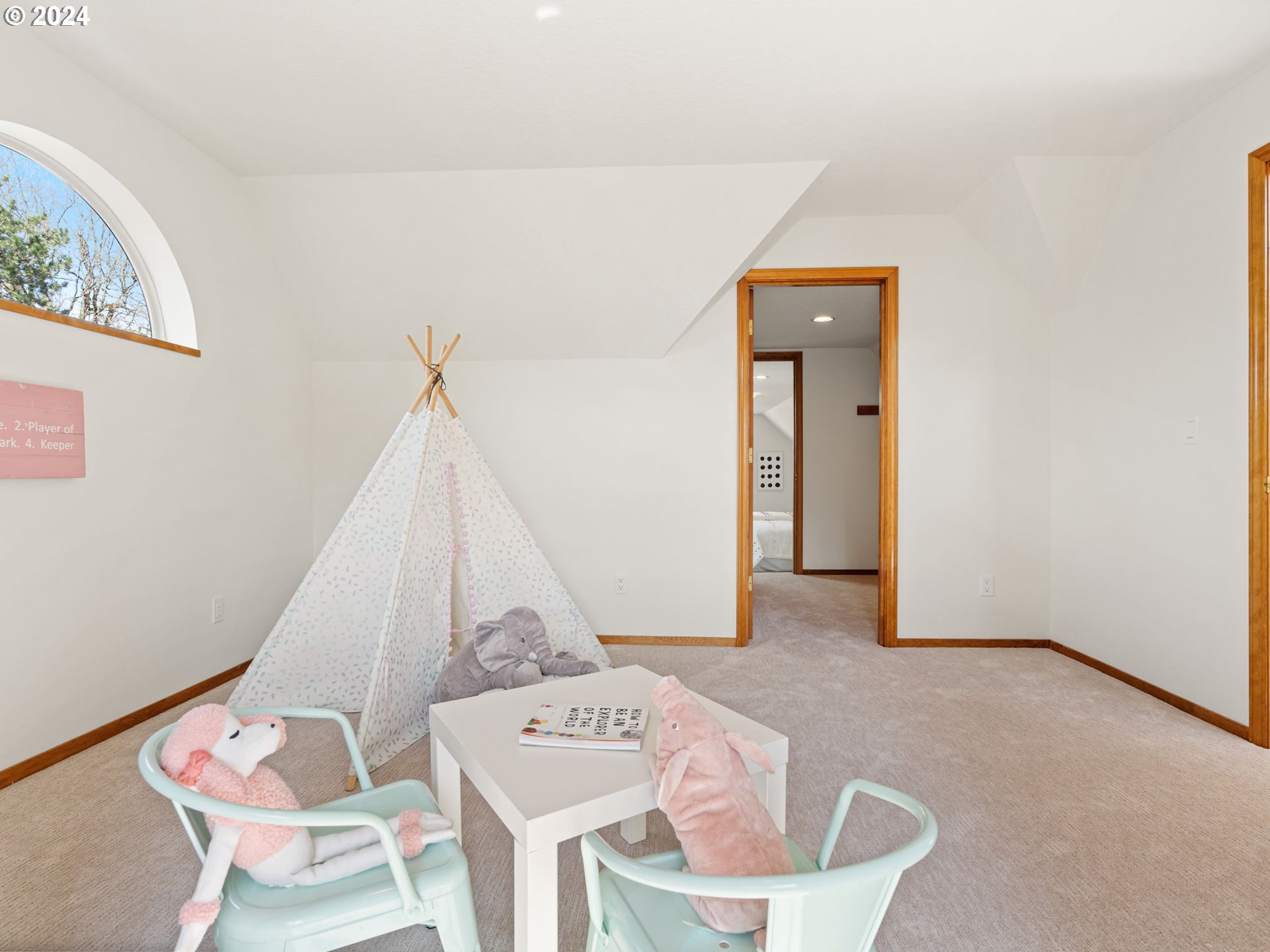 20160 NE INTERLACHEN LN