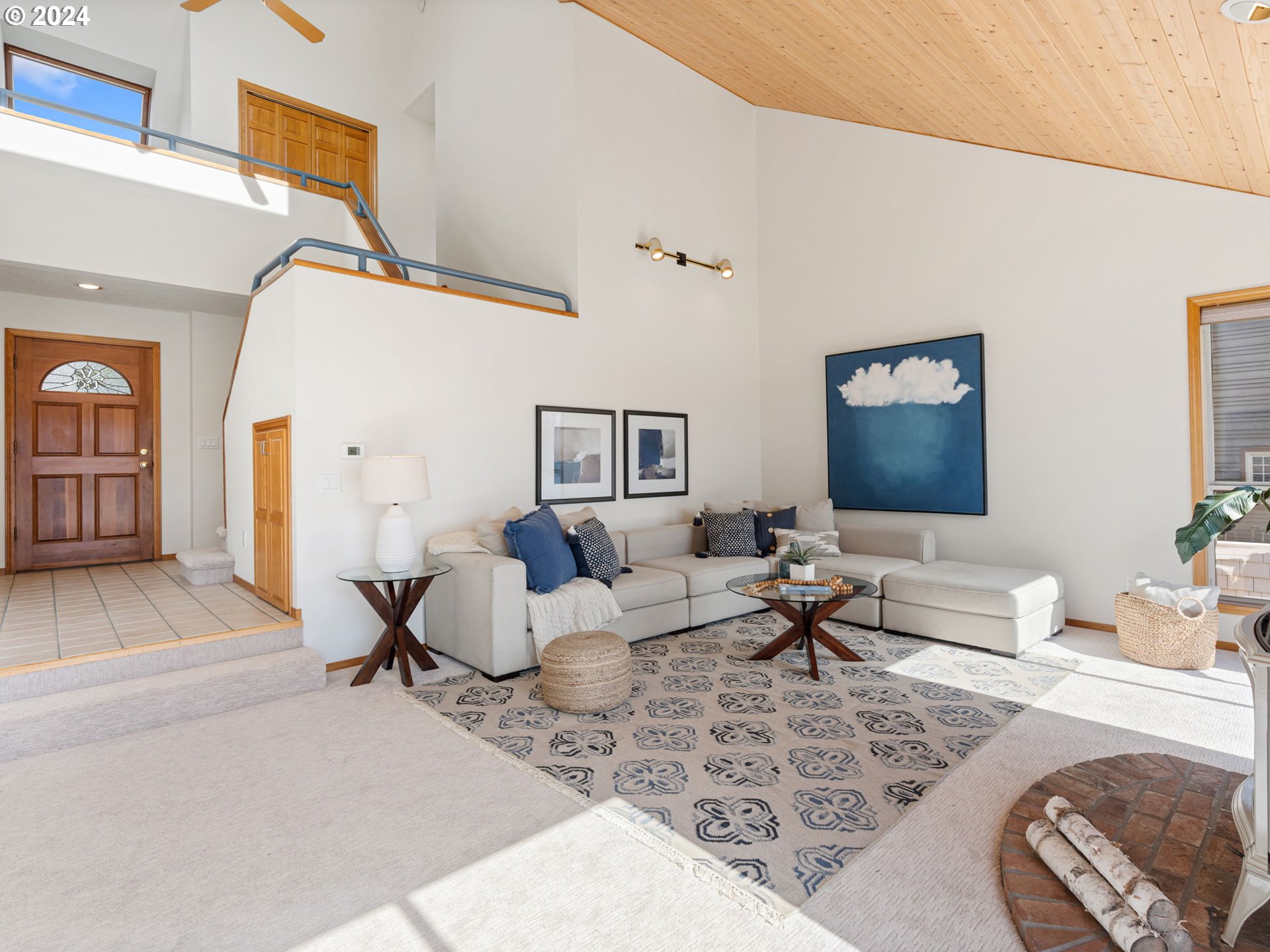 20160 NE INTERLACHEN LN