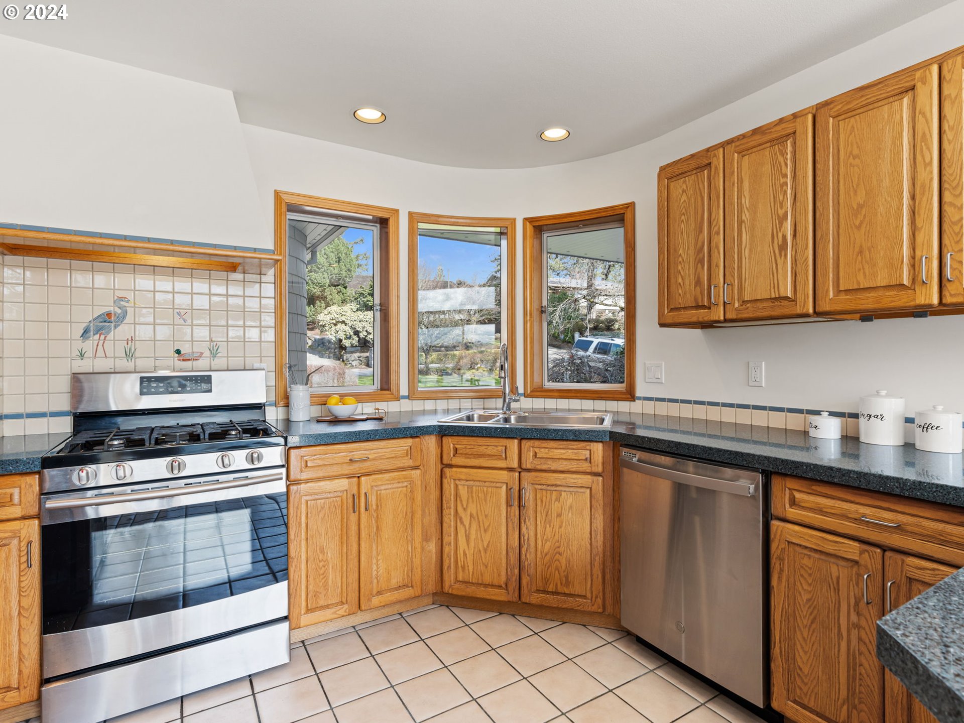 20160 NE INTERLACHEN LN