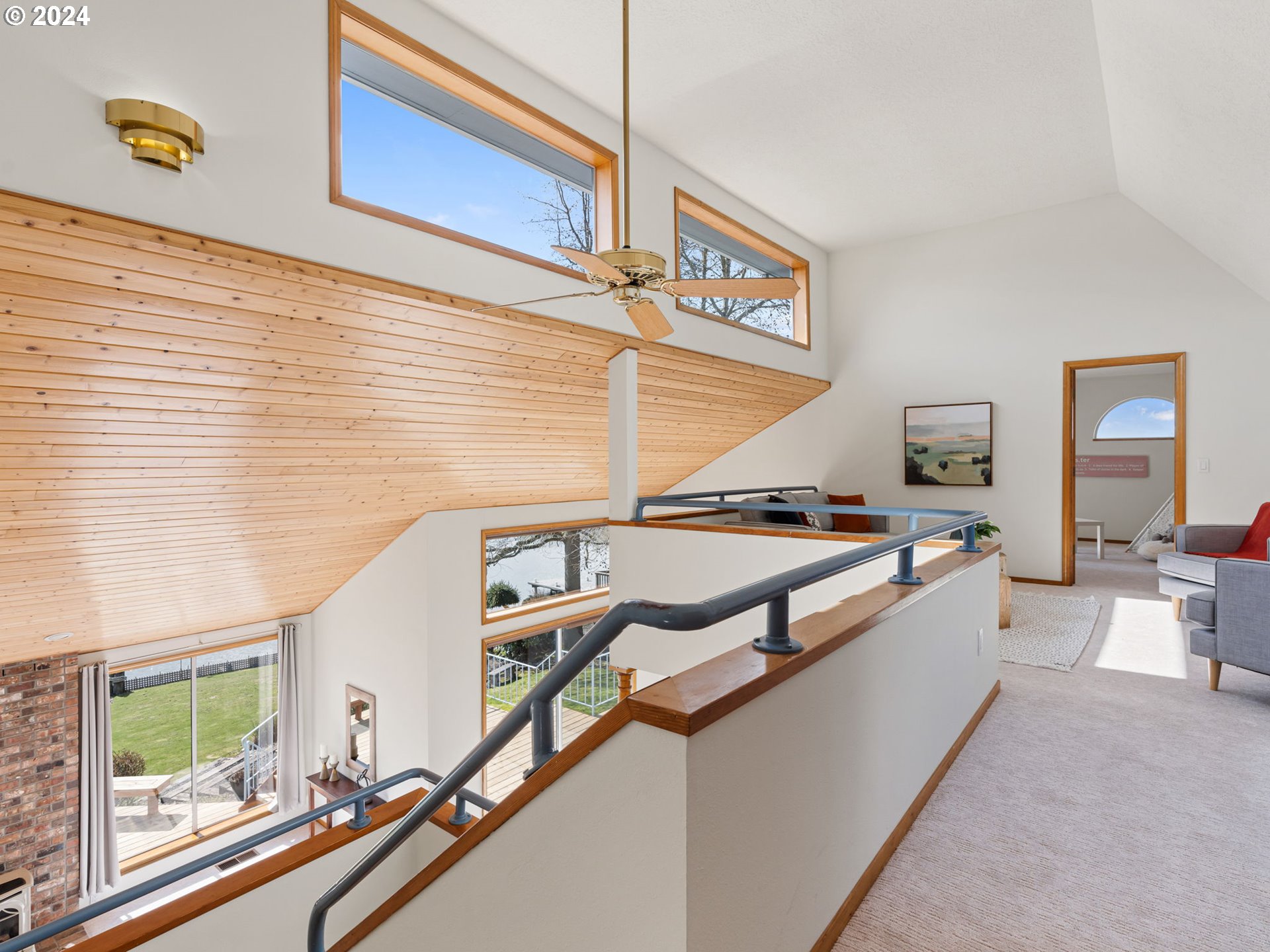 20160 NE INTERLACHEN LN