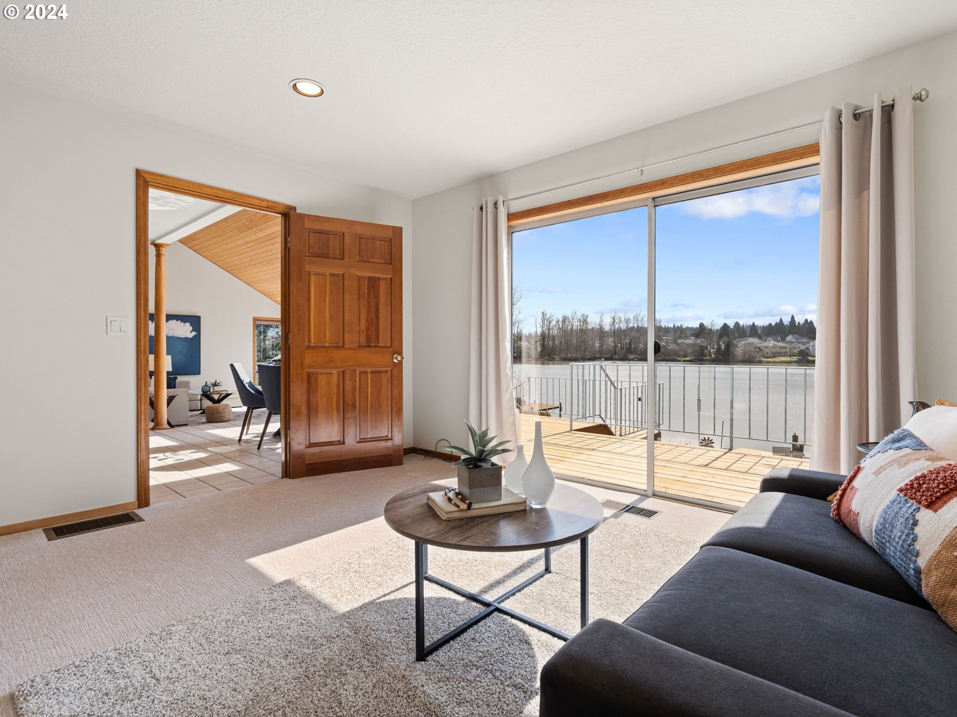 20160 NE INTERLACHEN LN