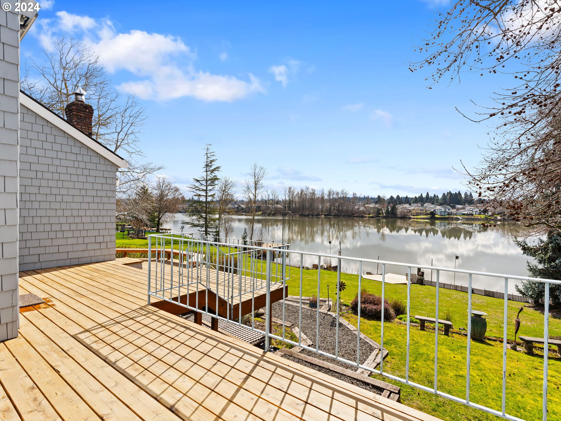 20160 NE INTERLACHEN LN