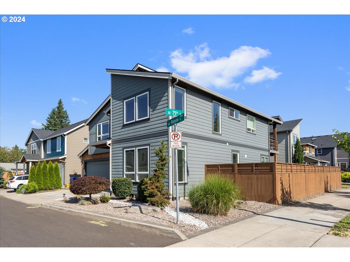 7475 SE RHONE ST