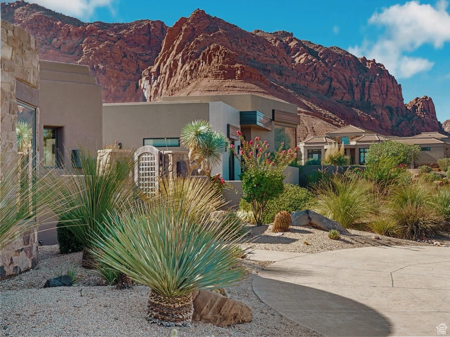 277 N ESTATES CIR