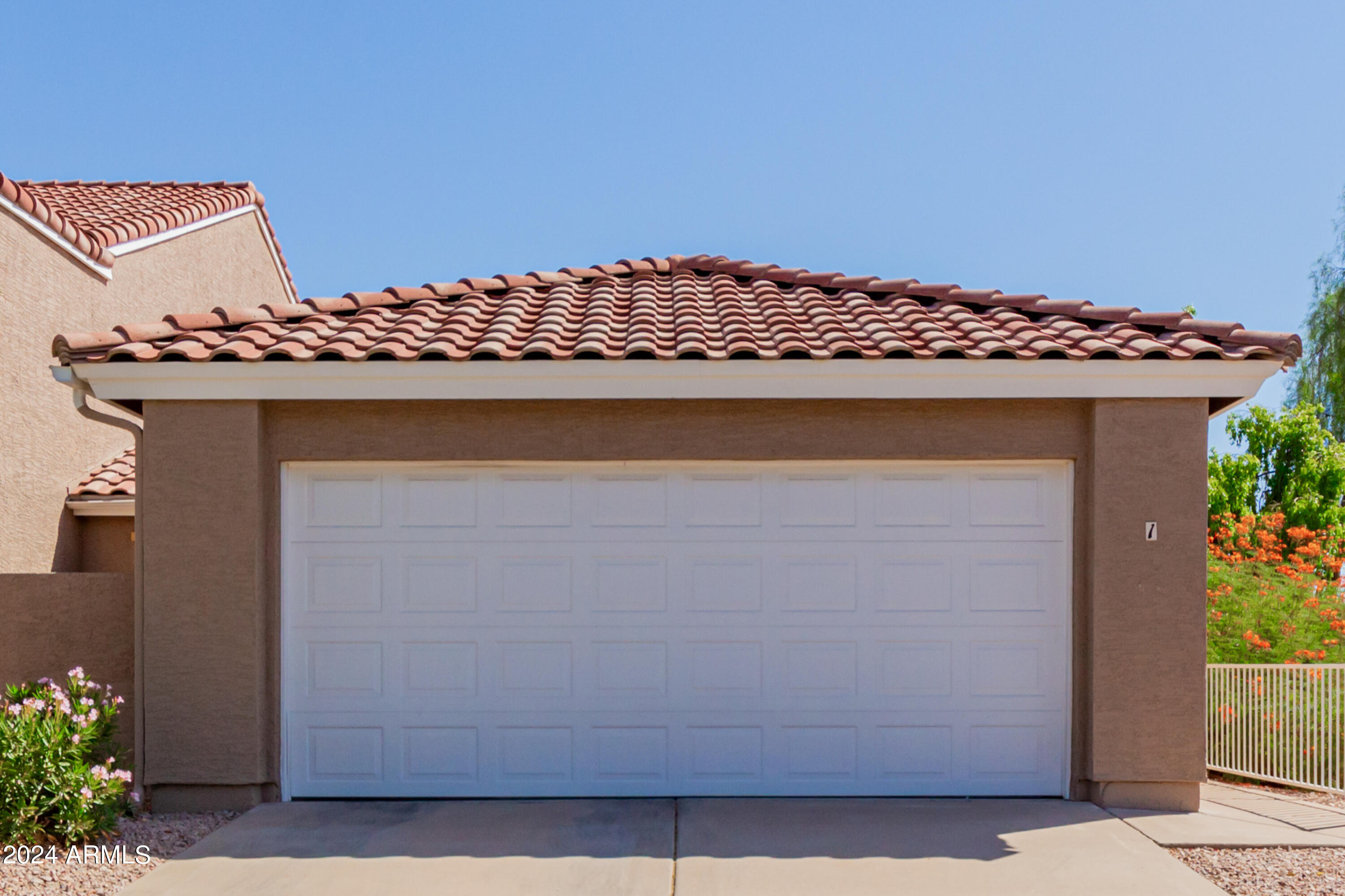 3510 E HAMPTON Avenue # 1