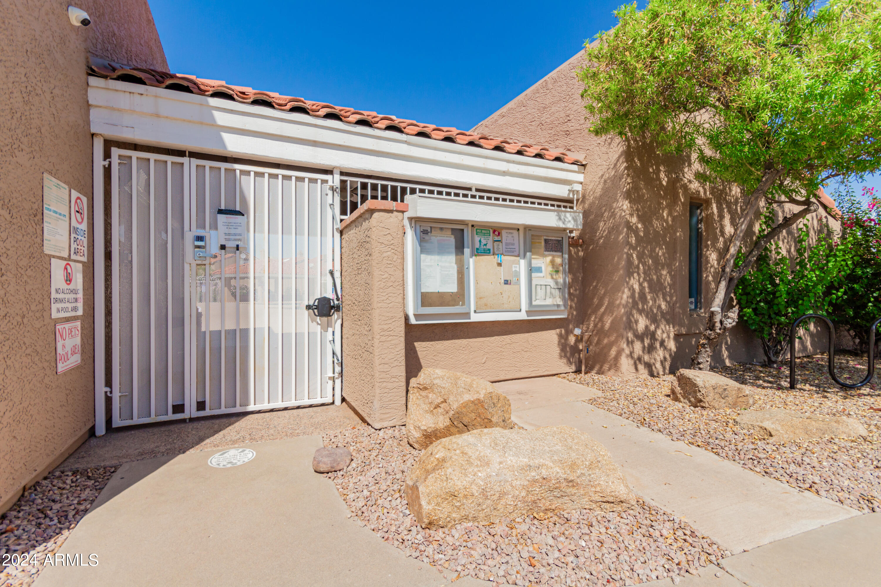 3510 E HAMPTON Avenue # 1