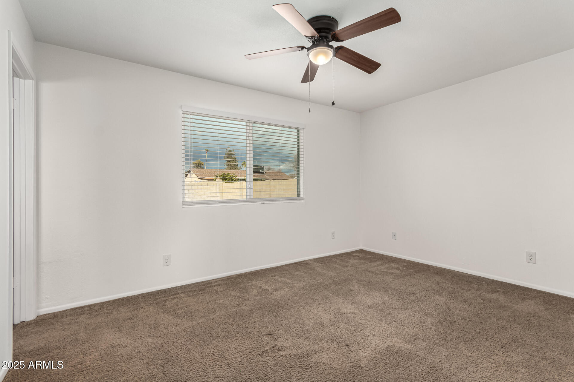 3214 W GROVERS Avenue